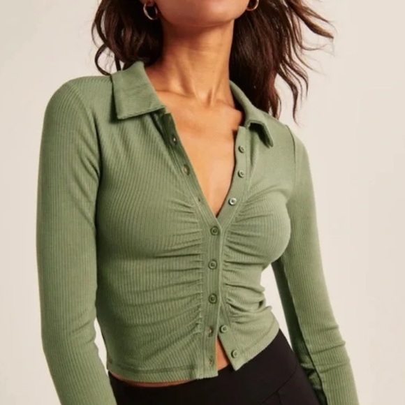 Abercrombie | Long Sleeve Ruched Polo Top - Picture 4 of 6